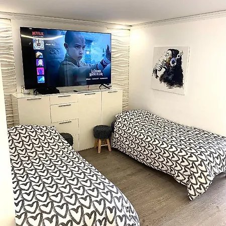 Magnifique Les Pieds Dans L'eau A * Saint-Laurent-du-Var